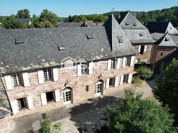 Exceptionnel ensemble immobilier à exploiter