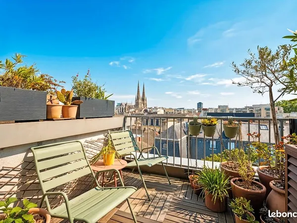 Duplex 128 m² Dernier étage - Terrasse - Hyper centre Bordeaux