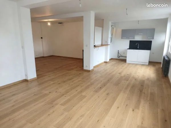 Maison de ville avec très grand garage de 125m² Idéal investisseur ou artisan Montélimar