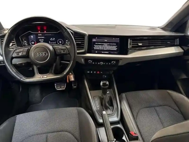 Audi A1 30 tfsi 110 ch s tronic 7 s line — photo 8