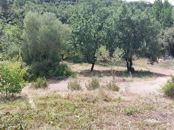 Terrain viabilise de 726 m² a gabian