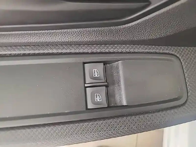 Dacia Sandero sce 65 — photo 21