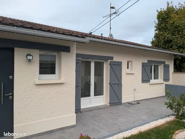 À louer - Maison individuelle rénovée avec terrasse et jardin à Aubergenville