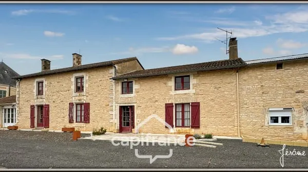 Maison en pierre à vendre 6 pièces 4 chambres + studio indépendant sur terrain 3 260 m² avec dépenda