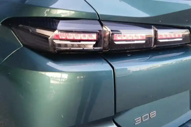 Peugeot 308 sw puretech 130ch s&amp;s eat8 — photo 91