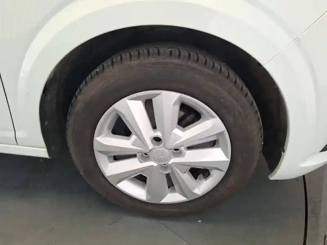 Dacia Sandero sce 65 — photo 19