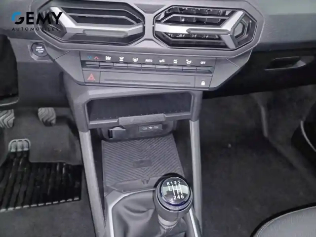 Dacia Duster eco-g 100 — photo 30