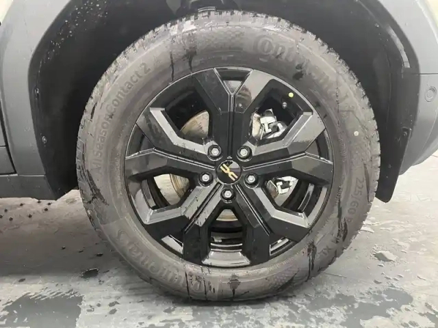 Dacia Duster hybrid-g 150 4x4 — photo 42