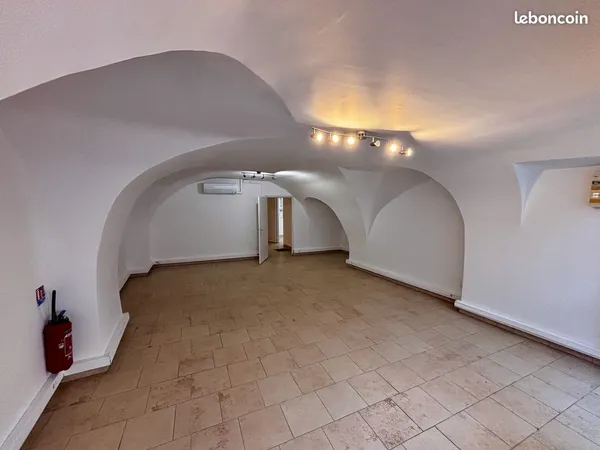 Local commercial / bureau 58 m² climatisé - Gigean centre