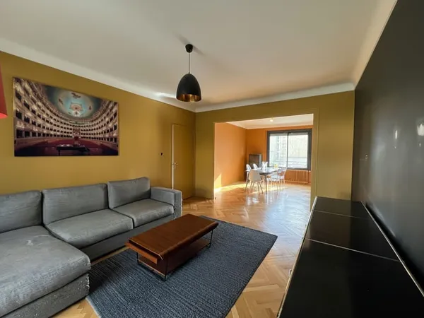 SA vendre, sperbe maison familiale type 8 avec jardin, piscine et garage à Périgueux (24000)