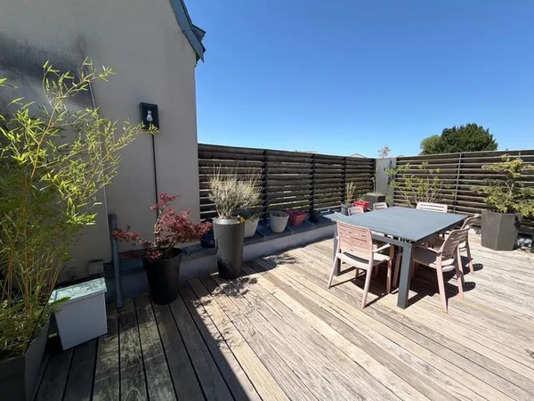 Triplex Confidentiel 143 m² Terrasse Privative & Annexes