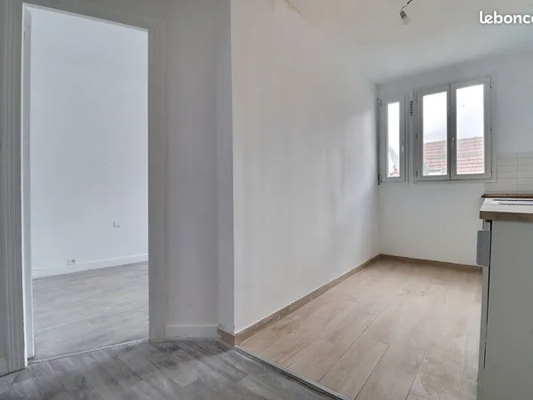 Appartement Location Aubervilliers 3p 52m² 859€