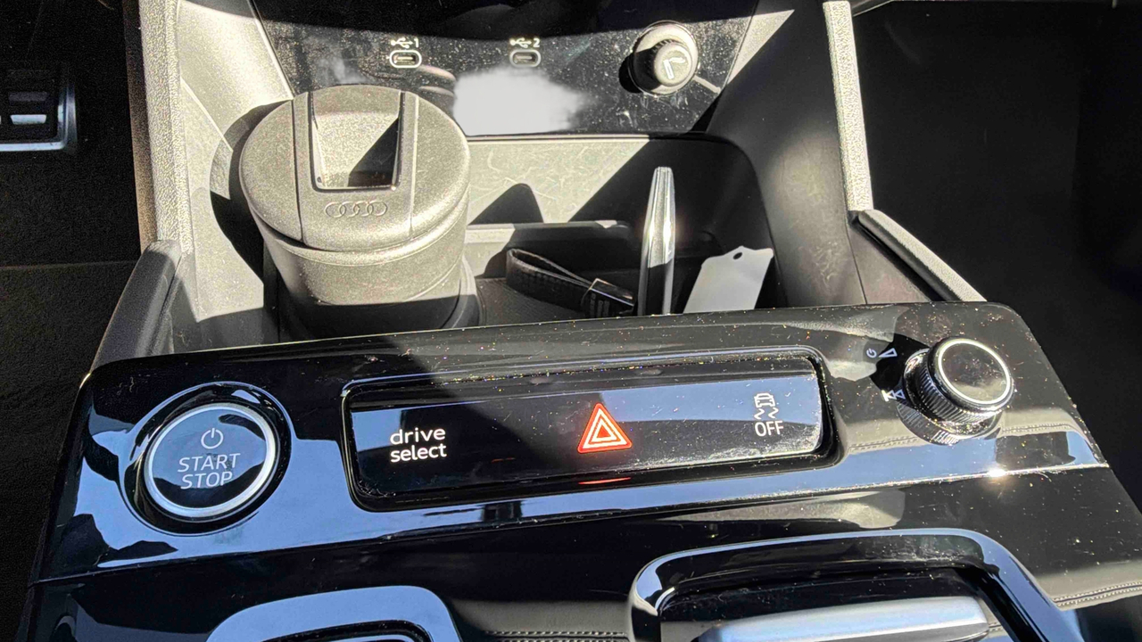 Audi Q6 e-tron 306 ch 100 kWh performance — photo 11