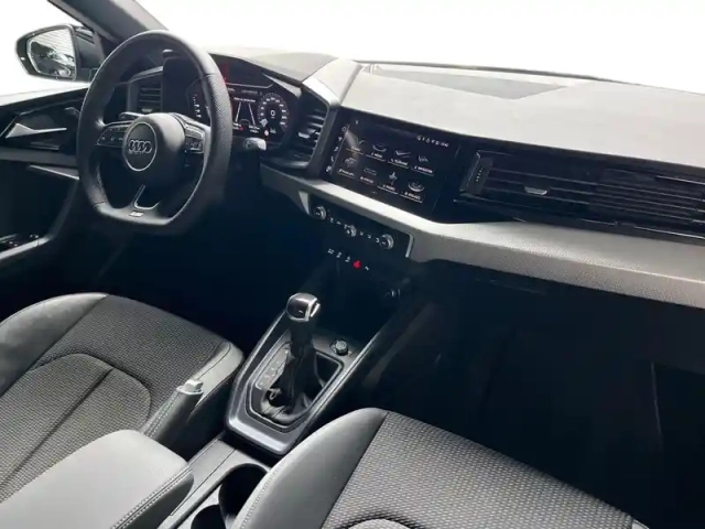Audi A1 sportback 35 tfsi 150 ch s tronic 7 — photo 9