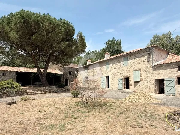 Propriété 8 pièces 235 m²