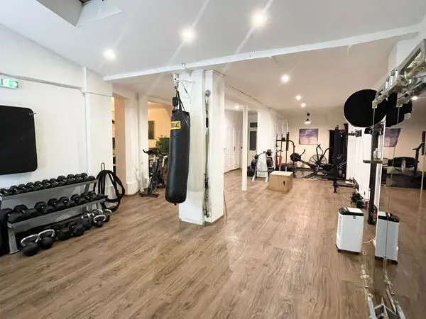 Local commercial 132 m² Paris