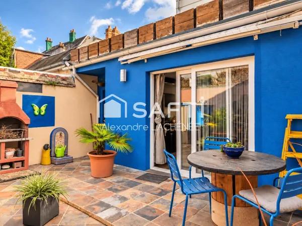 Maison de ville avec cour et toit-terrasse, Méru