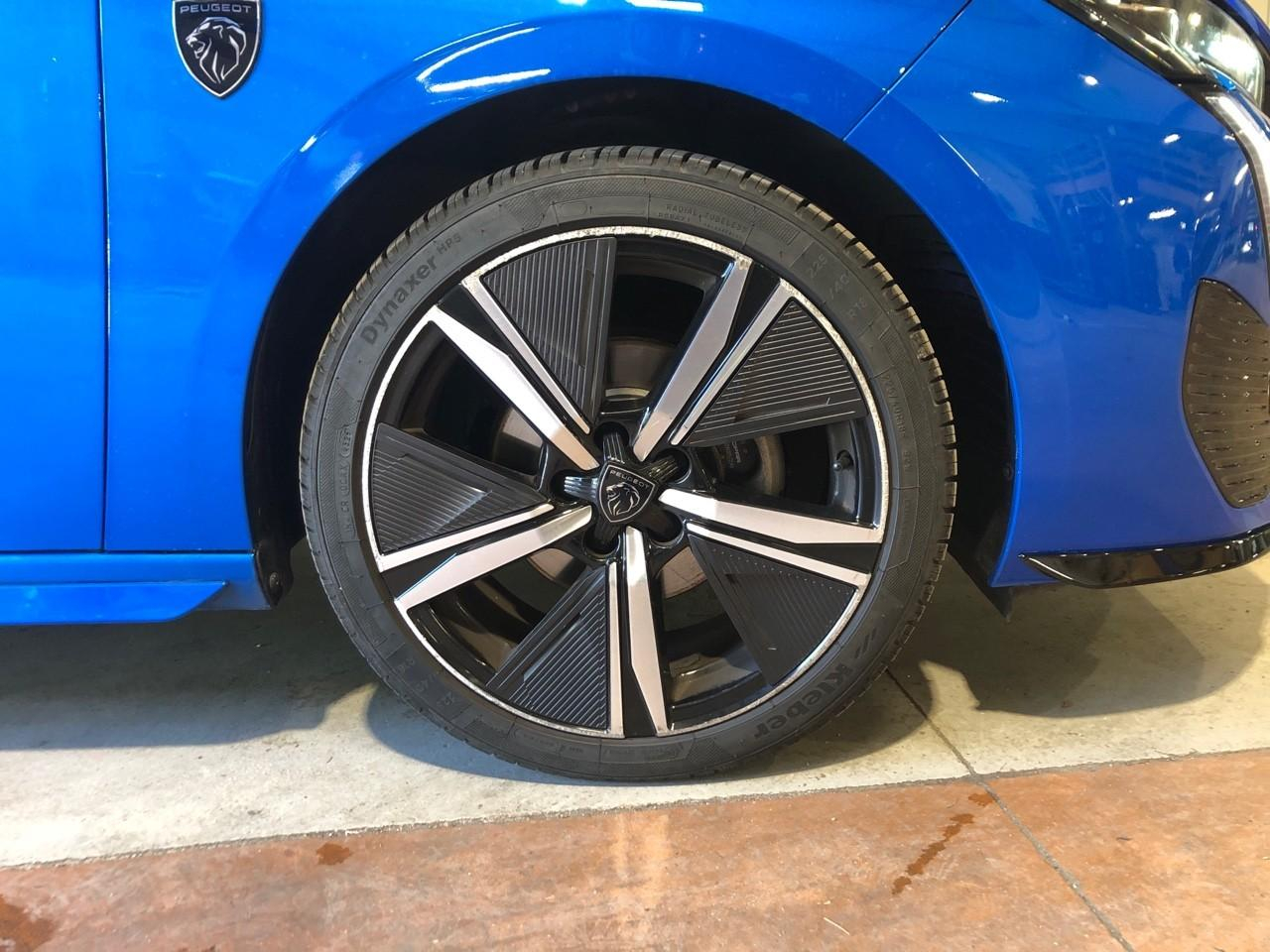 Peugeot 308 puretech 130ch s&s eat8 gt — photo 11