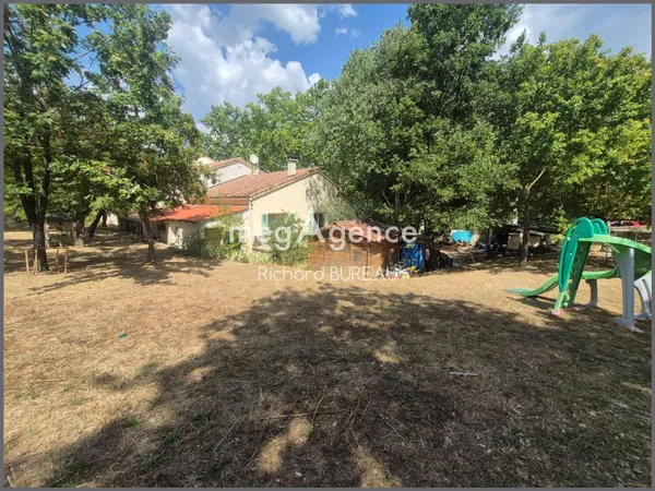 Maison de 363 m², 11 chambres et fort potentiel