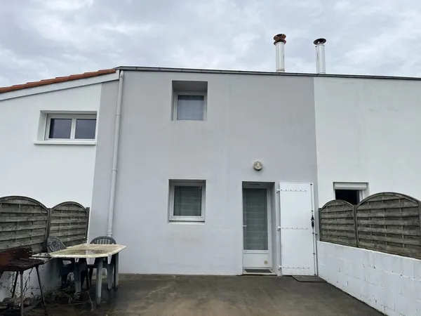 Maison meublée MONNIERES