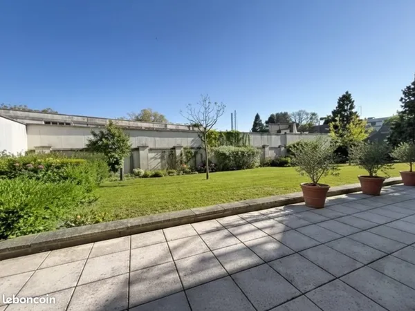 Appartement 6 pièces 155 m²