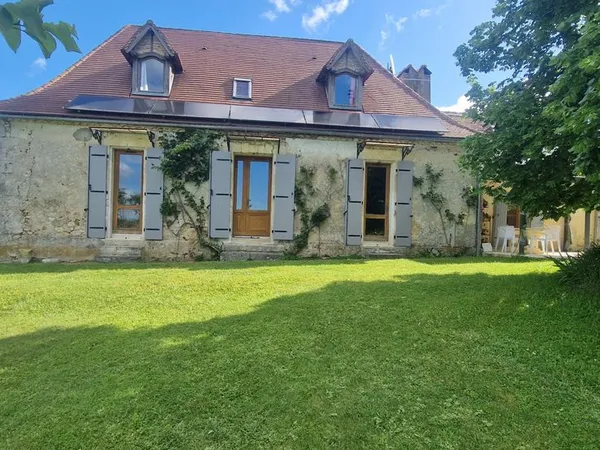Maison 9 pièces 280 m²