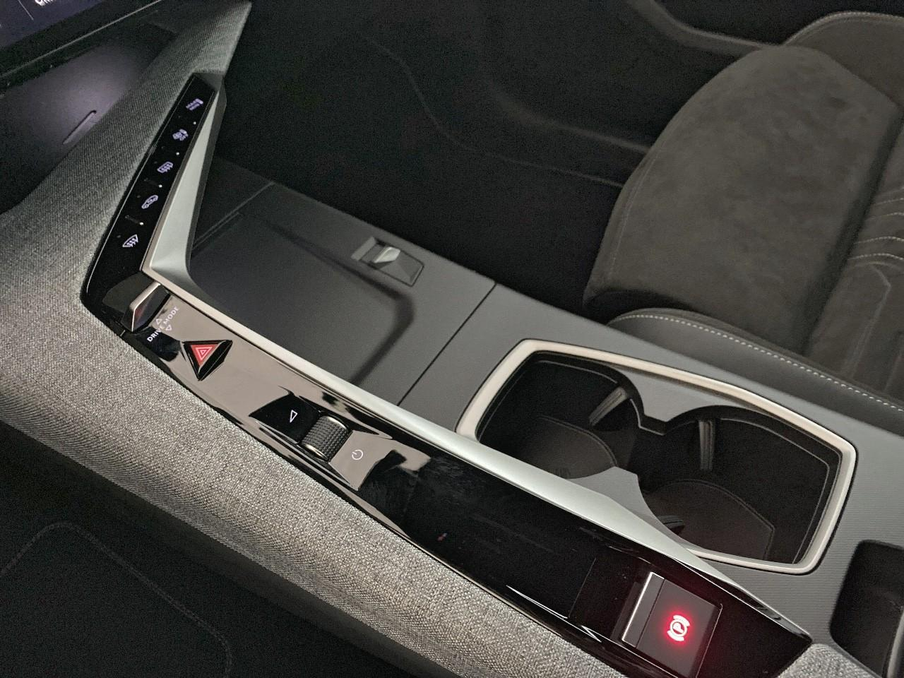 Peugeot 3008 hybrid 145 e-dcs6 gt — photo 19