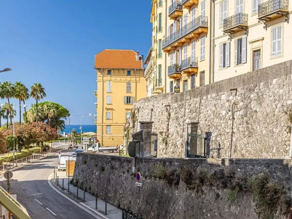 Nice - Le Port - Magnifique 2 pièces à louer en bail meublé