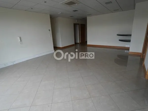 Bureau 350 m²