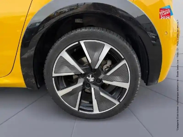 Peugeot 208 e- 136ch gt — photo 10