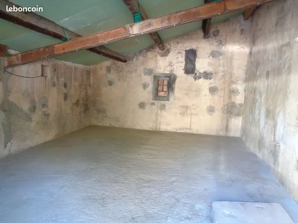 Stationnement Location Aubagne  40m² 274€
