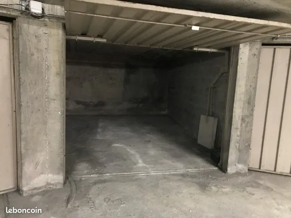Garage à Mérande