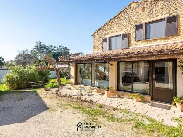 Charmante maison de village avec jardin, proche d'Uzès