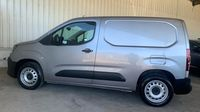 Peugeot Partner M Diesel 130ch automatique — photo 8
