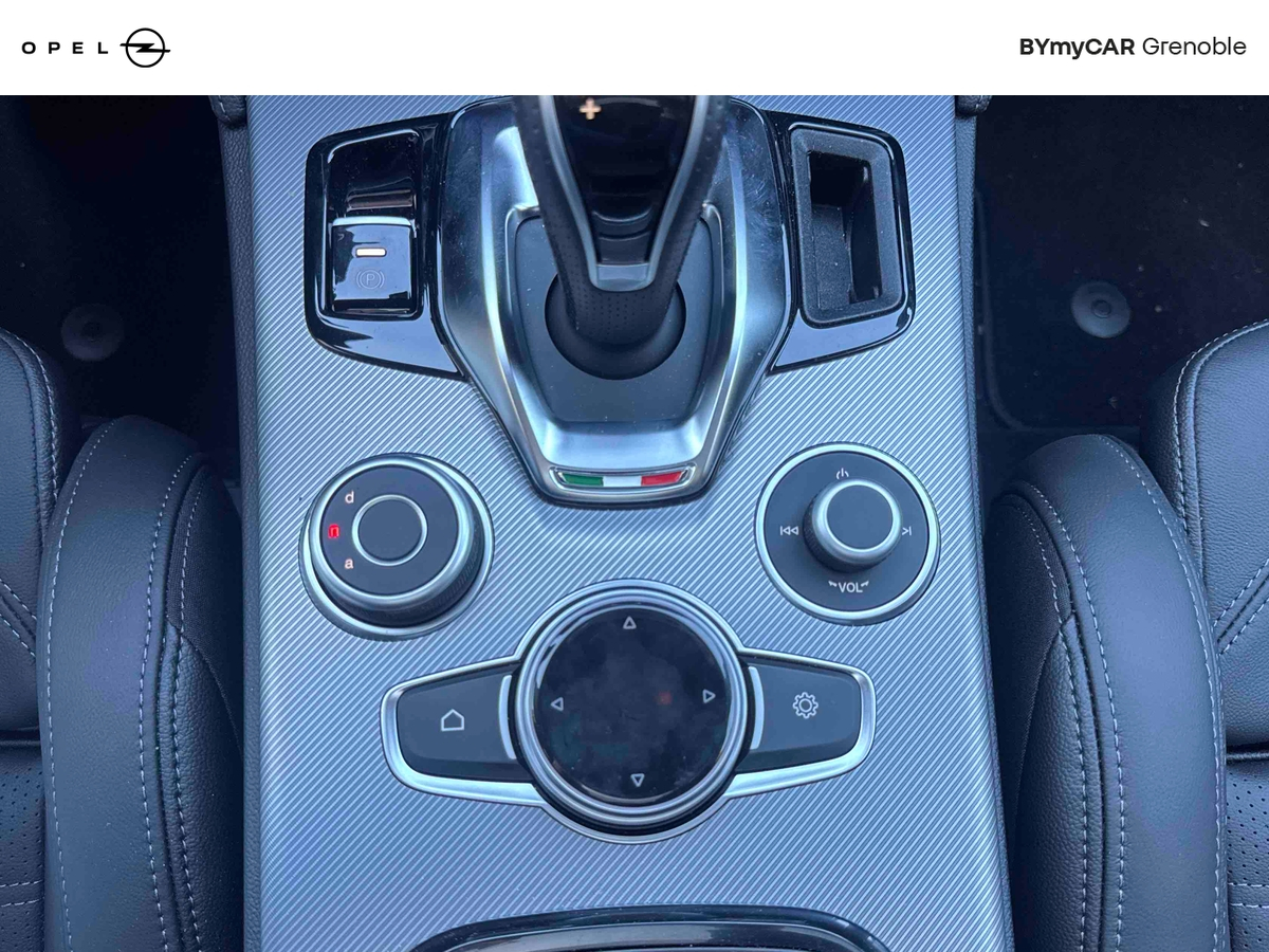 Alfa Romeo Stelvio 2.2 210 ch Q4 AT8 — photo 18