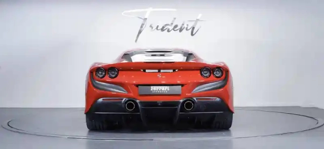 Ferrari F8 tributo 3.9  v8 biturbo 720ch — photo 6