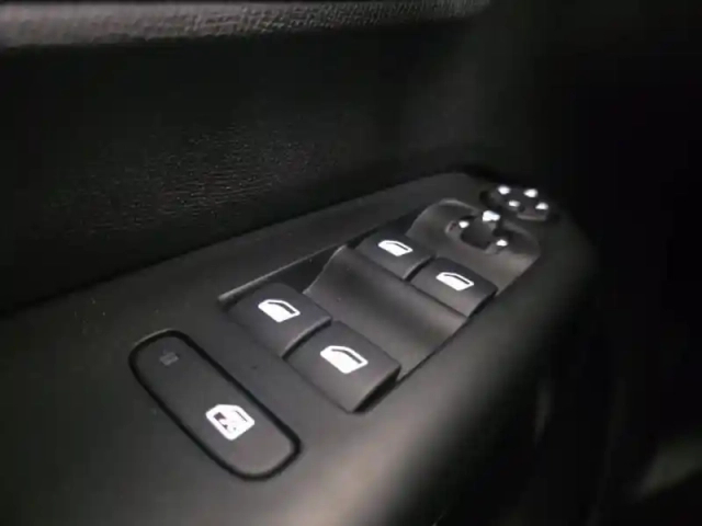 Citroën C5 Aircross puretech 130ch s&amp;s c-series eat8 e6.d — photo 13