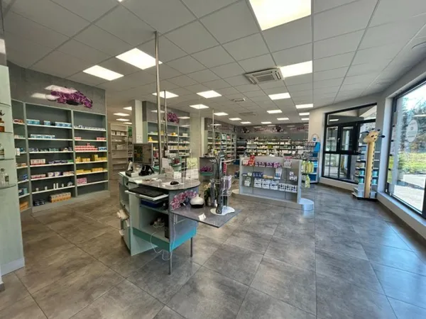 Local commercial 200 m²