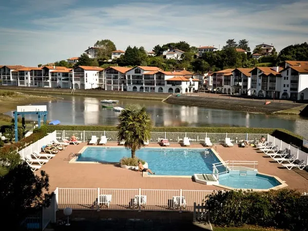 STUDIO 24.83m² - RESIDENCE AVEC PISCINE - QUARTIER SOCOA