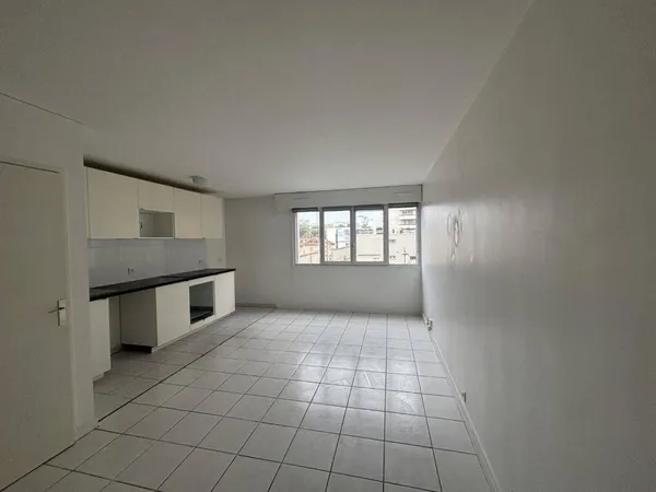 Studio 1 pièce 30 m²