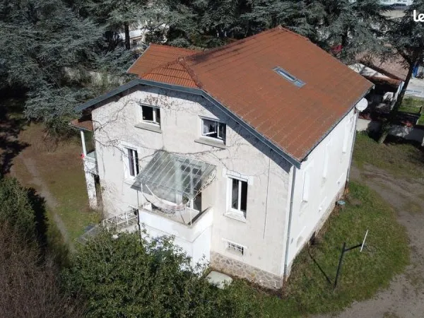Maison Bourgeoise de 203 m² - 4 chambres - 2000m² de terrain - IDEAL GRANDE FAMILLE