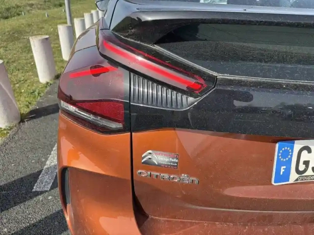 Citroën C4 e- 136 ch automatique — photo 37