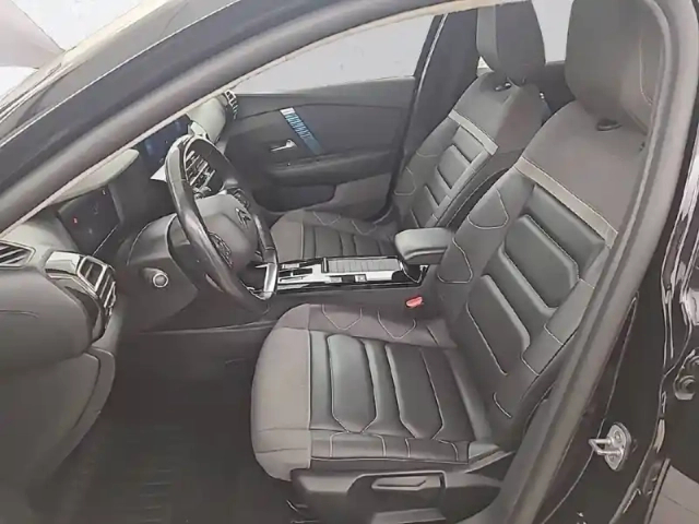 Citroën C4 e- 136 ch automatique — photo 47