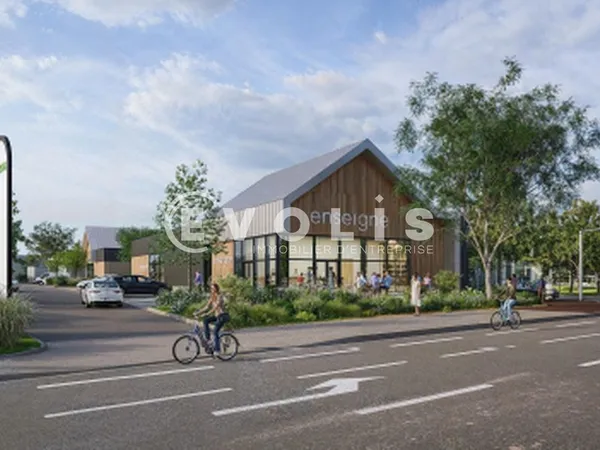 LOCAL COMMERCIAL SUR UN CARREFOUR A FORT TRAFIC - 142 m² non divisibles