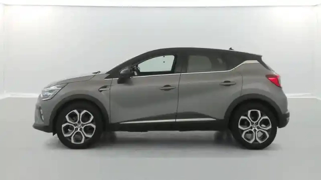 Renault Captur e-tech 145 - 21 — photo 11