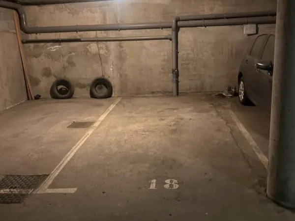 Location parking sécurisée sous-sol canal de midi compans
