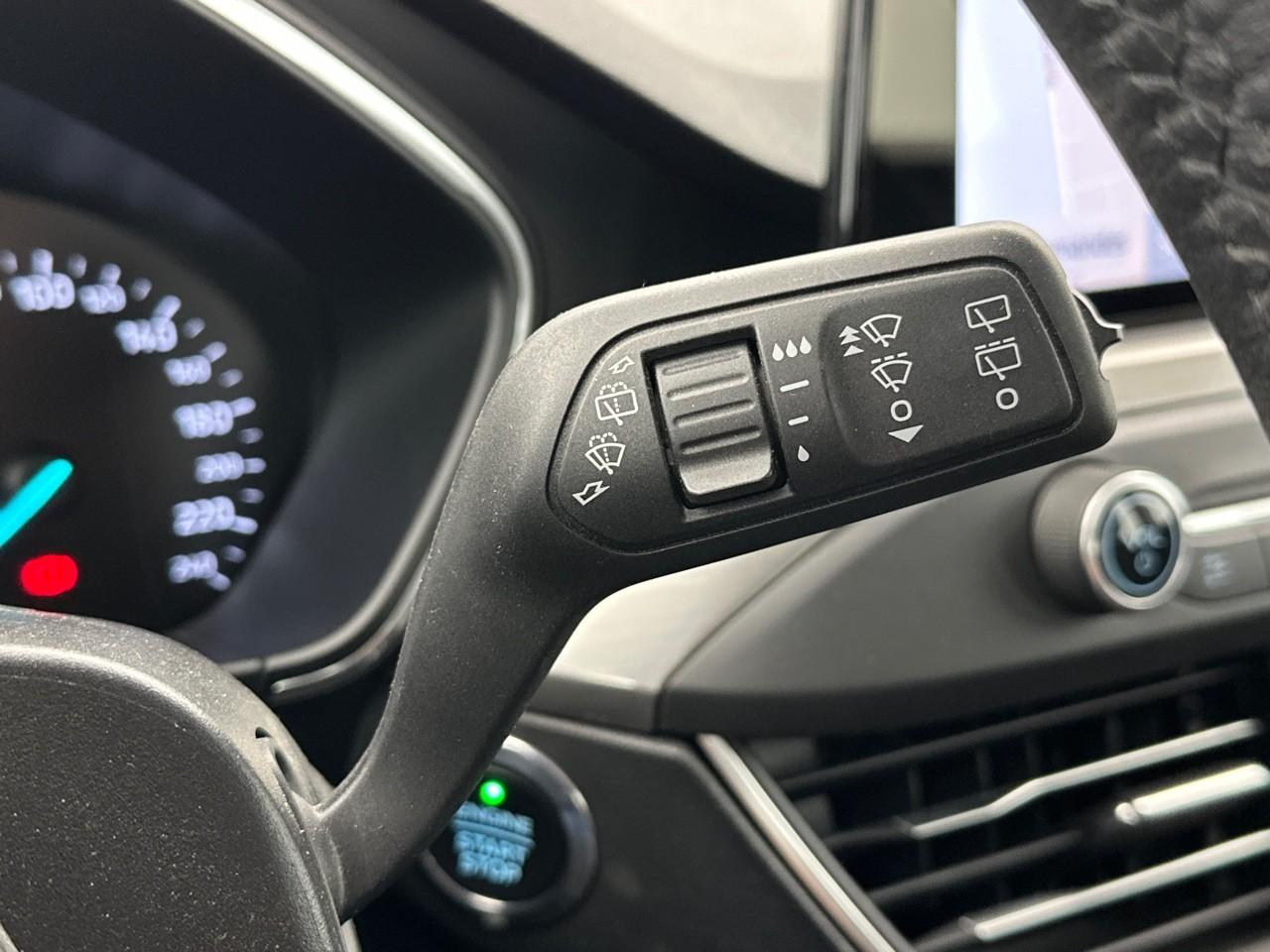 Ford Focus 1.0 ecoboost 125 s&s titanium — photo 18