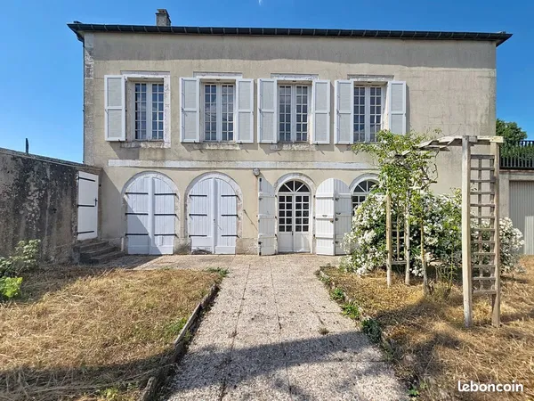 Maison 3 pièces 180 m²