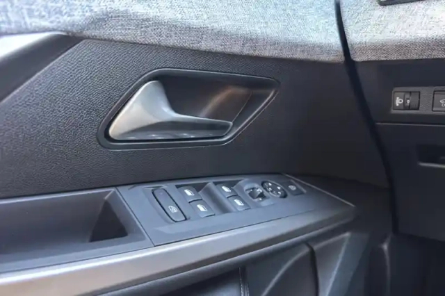 Peugeot 3008 hybrid 145 e-dcs6 — photo 58