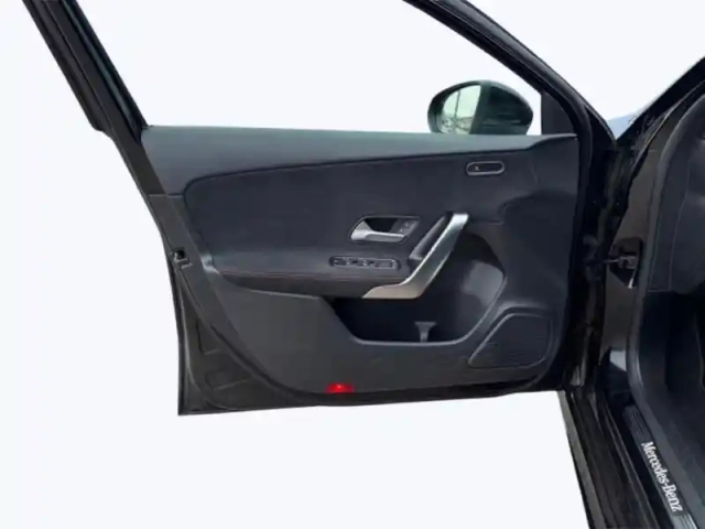 Mercedes Classe A 200 amg line — photo 26